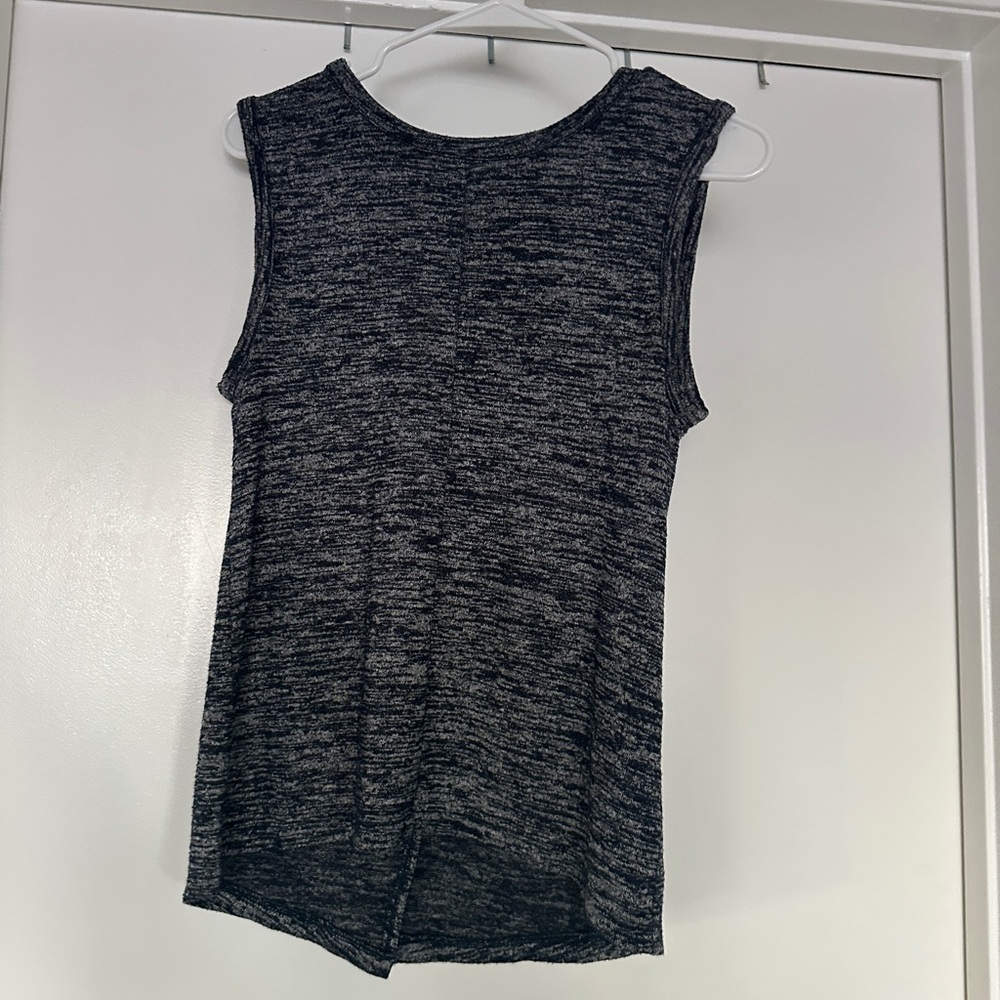 Two Rag & Bone Sleeveless Blouses - Picture 5 of 12